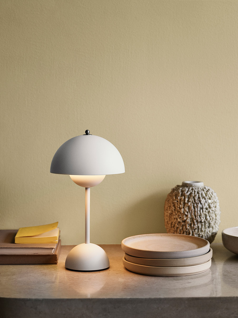 flowerpot Portable Table Lamp VP9 / &Tradition