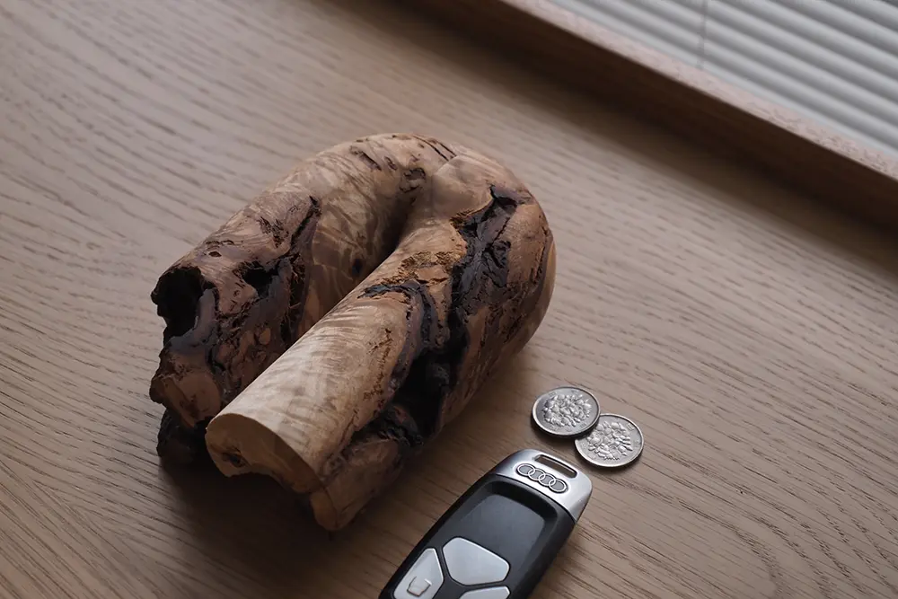 ジョストボトレイ BZZ013】北欧ロシア雑貨のジョストボ塗りのサークルトレイ