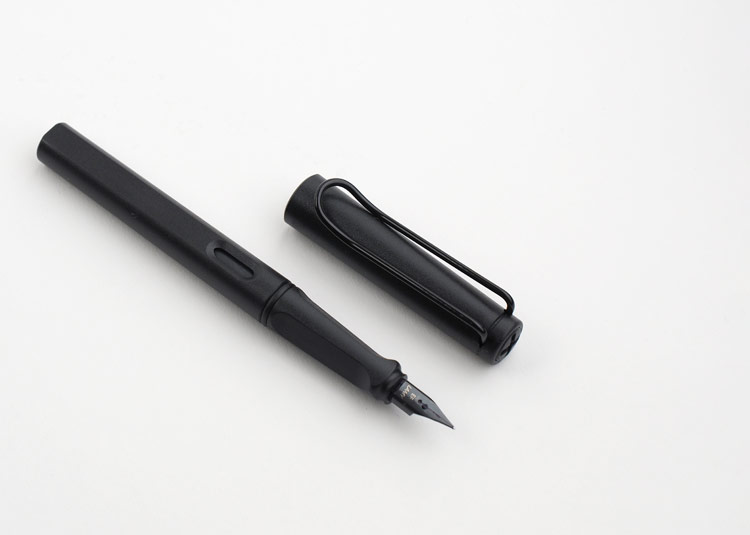 Safari fountain pen 万年筆 black / LAMY