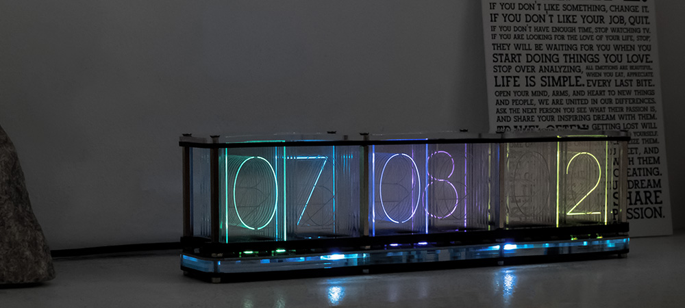 RGB Tube Clock チューブクロック / Uncommon Carry