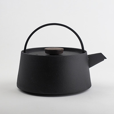 Iron Kettle 鉄瓶 / 小泉 誠