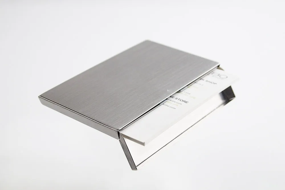 SERVE ミニマムアクション薄型名刺入れ / CLAUSTRUM