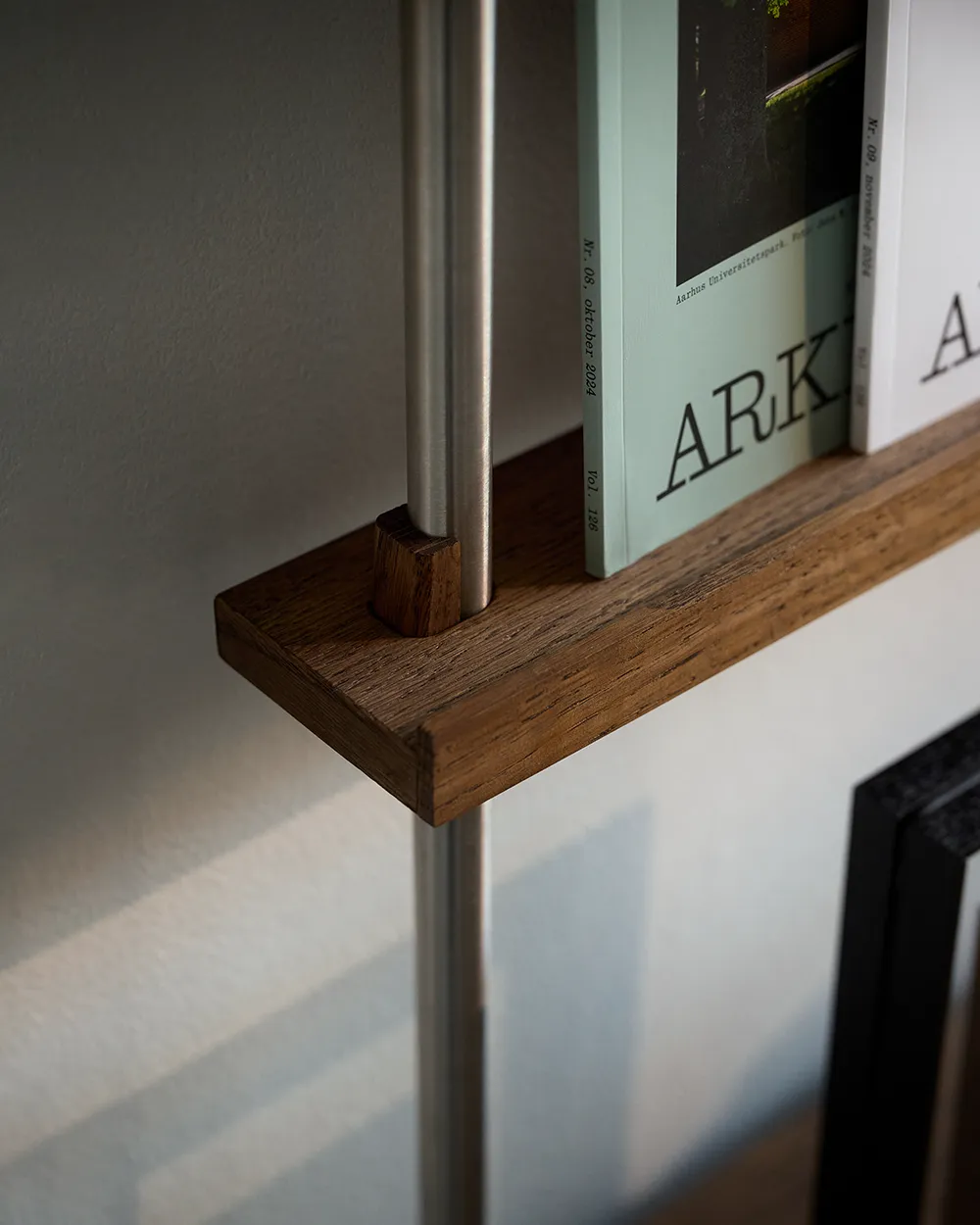 Magazine Sheiving
マガジン シェルビング / MOEBE