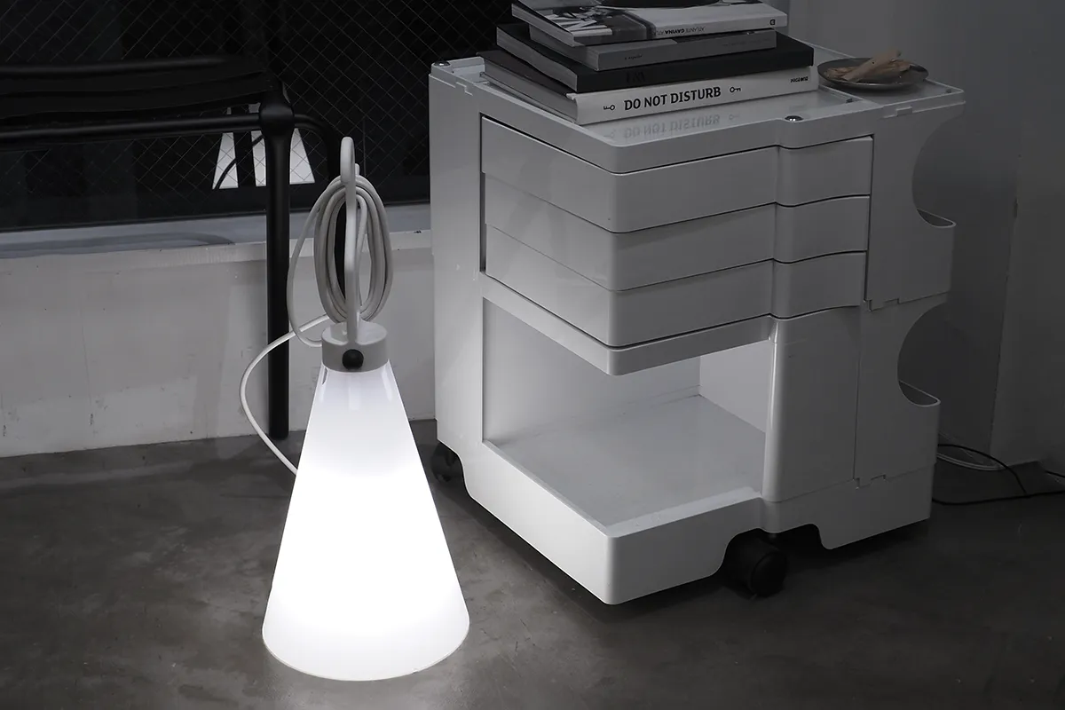 Mayday（限定ホワイト）by Konstantin Grcic / FLOS